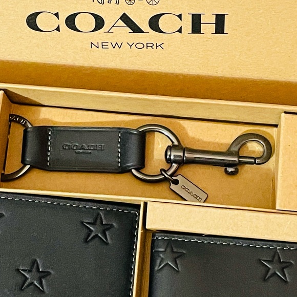 New in box Men’s Coach 3 in 1 Wallet Gift Set with Star Print. - Picture 10 of 12